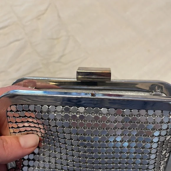 Small Silver Clutch/Crossbody Evening Bag - Picture 5 of 6